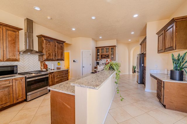 2304 La Vista Court NW, Albuquerque, NM 87120