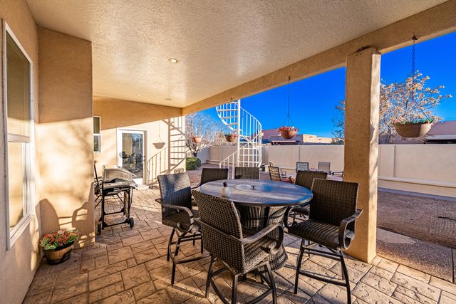 2304 La Vista Court NW, Albuquerque, NM 87120