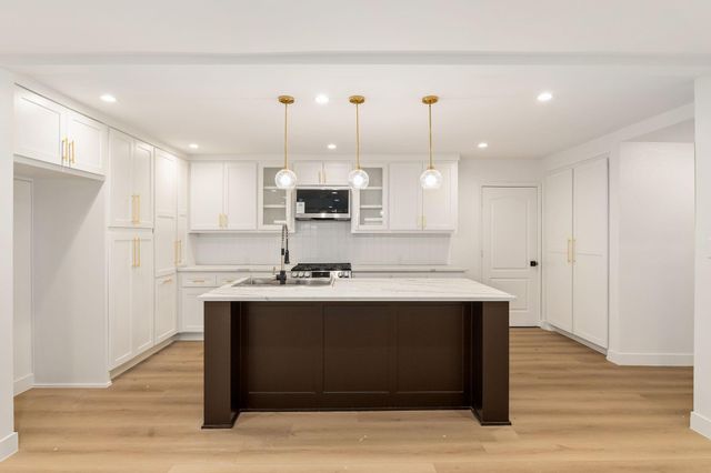 7414 Janak Drive, Houston, TX 77055