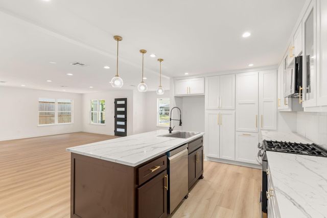 7414 Janak Drive, Houston, TX 77055