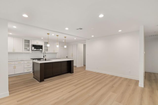 7414 Janak Drive, Houston, TX 77055