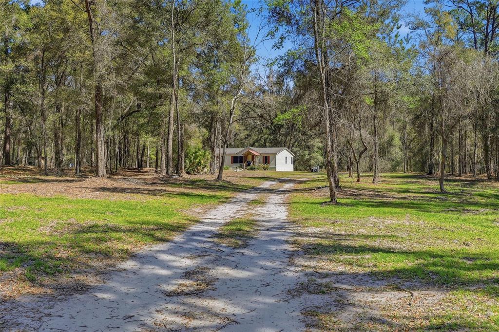 Image 4 of property listing at 1131 SW 166TH STREET, Newberry, FL 32669