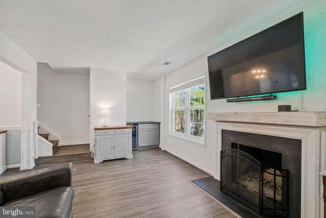 6064 OLD LANDING WAY, Burke, VA 22015