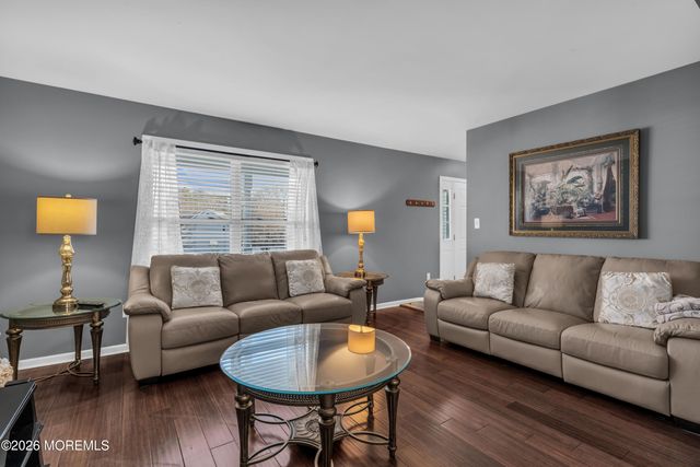 144 Lakeview Court, Toms River, NJ 08753