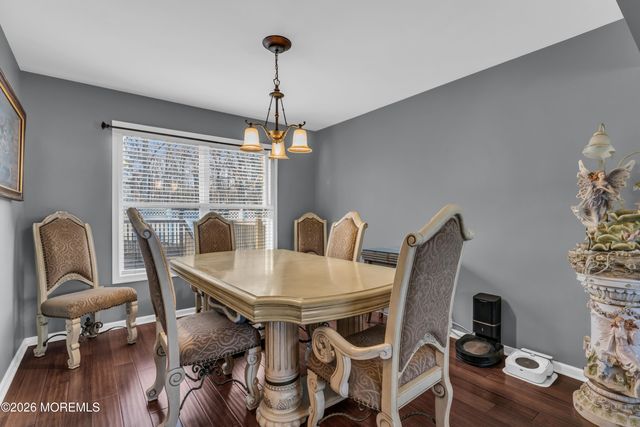 144 Lakeview Court, Toms River, NJ 08753