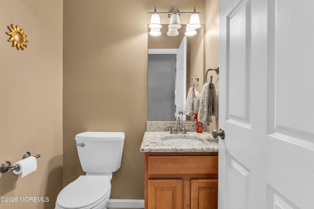 144 Lakeview Court, Toms River, NJ 08753