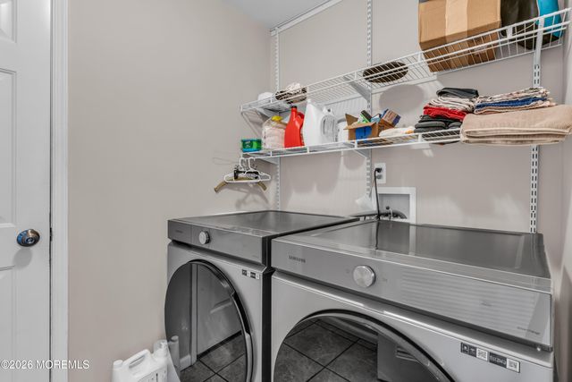 144 Lakeview Court, Toms River, NJ 08753