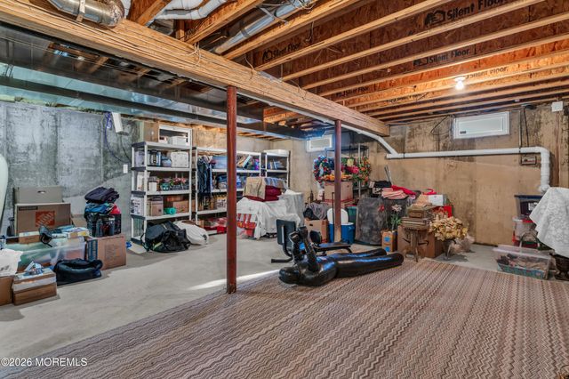 144 Lakeview Court, Toms River, NJ 08753