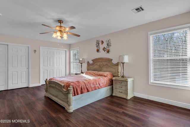 144 Lakeview Court, Toms River, NJ 08753