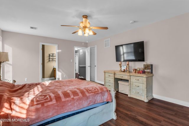 144 Lakeview Court, Toms River, NJ 08753