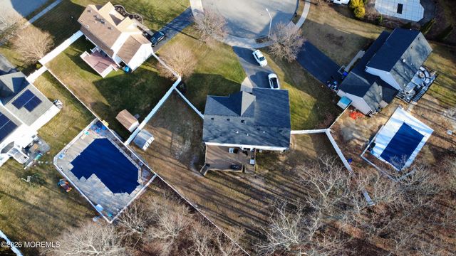 144 Lakeview Court, Toms River, NJ 08753