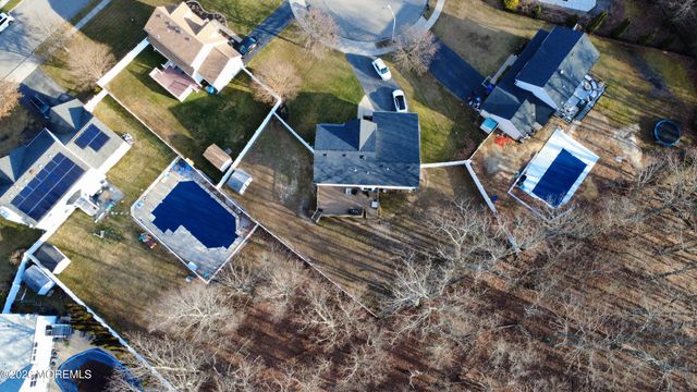 144 Lakeview Court, Toms River, NJ 08753