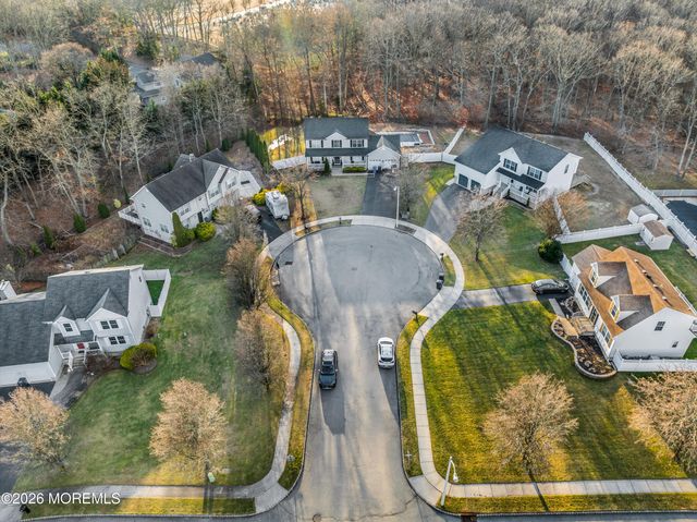 144 Lakeview Court, Toms River, NJ 08753