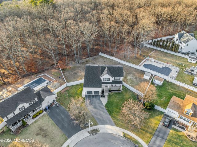 144 Lakeview Court, Toms River, NJ 08753