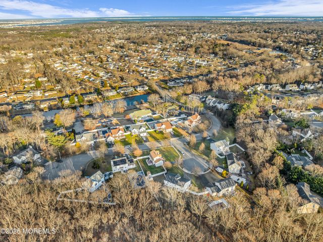 144 Lakeview Court, Toms River, NJ 08753