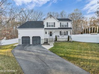 144 Lakeview Court, Toms River, NJ 08753