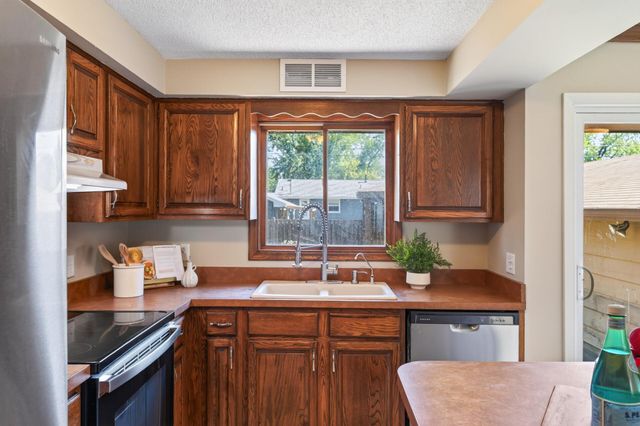 7148 Morgan Avenue N, Brooklyn Center, MN 55430