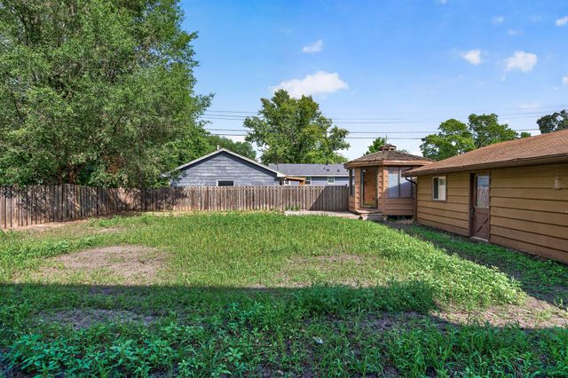 7148 Morgan Avenue N, Brooklyn Center, MN 55430