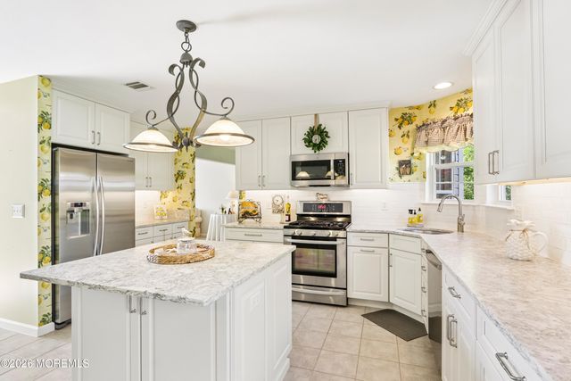 21 Orchid Lane, Barnegat, NJ 08005