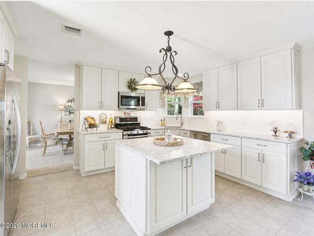 21 Orchid Lane, Barnegat, NJ 08005