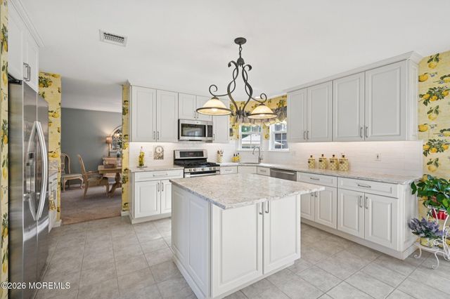 21 Orchid Lane, Barnegat, NJ 08005