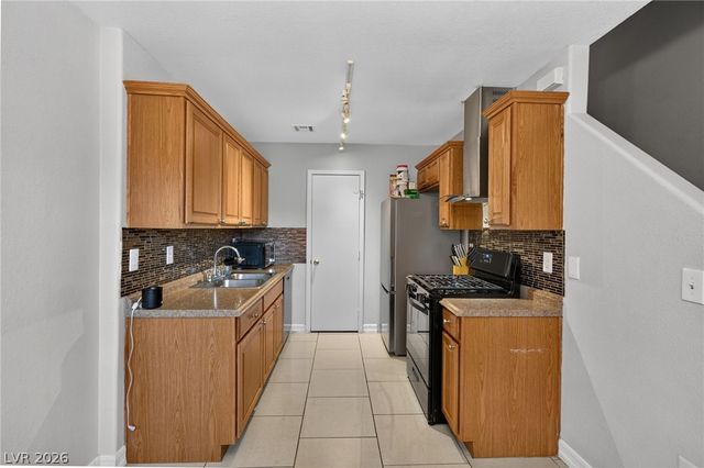 5330 East Charleston Boulevard 20, Las Vegas, NV 89142