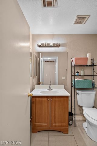 5330 East Charleston Boulevard 20, Las Vegas, NV 89142