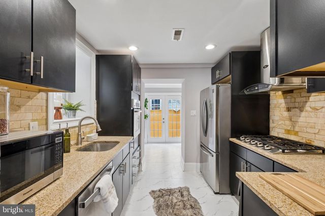 1343 CHRISTIAN ST, Philadelphia, PA 19147