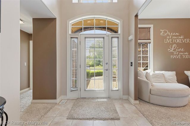 53146 Michael Drive, New Baltimore, MI 48047