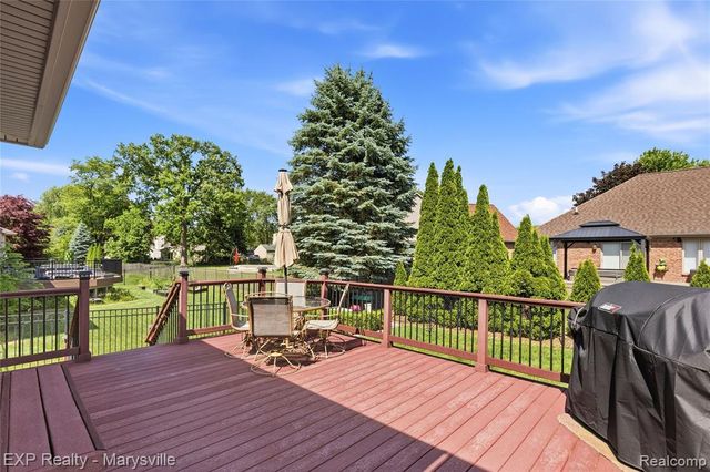 53146 Michael Drive, New Baltimore, MI 48047