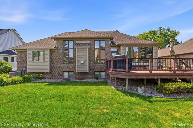 53146 Michael Drive, New Baltimore, MI 48047