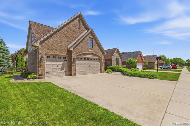 53146 Michael Drive, New Baltimore, MI 48047