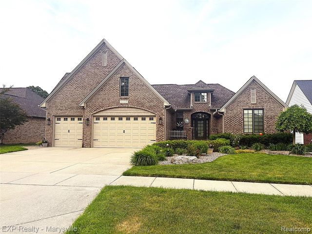 53146 Michael Drive, New Baltimore, MI 48047
