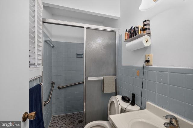 7314 LOIS LN, Lanham, MD 20706
