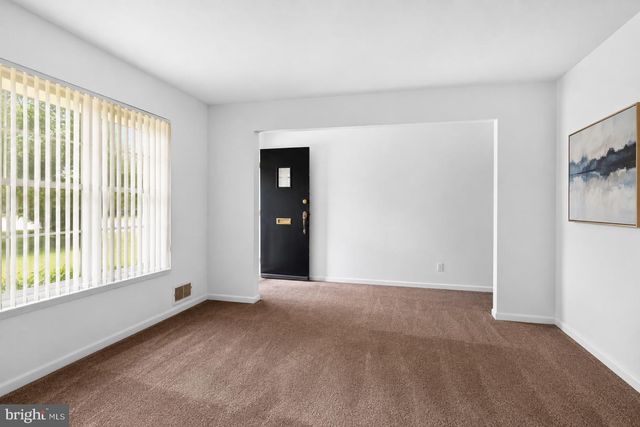 7314 LOIS LN, Lanham, MD 20706