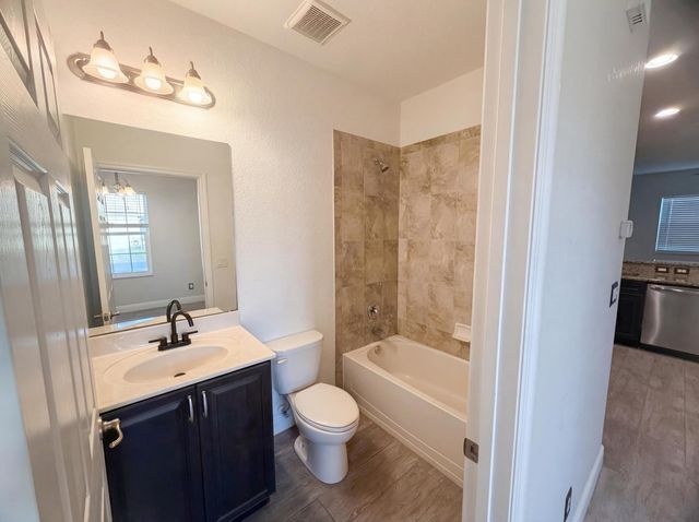 758 NE Hawks Ridge Way, Port St Lucie, FL 34983