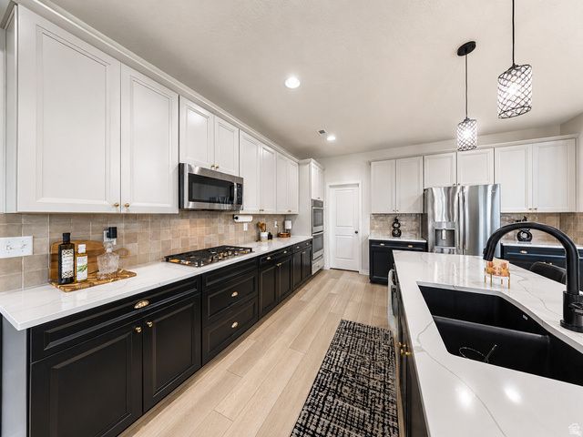 2468 W 3230 S, Syracuse, UT 84075
