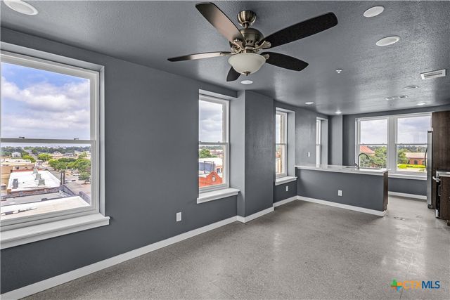 103 E Central Avenue, Temple, TX 76501