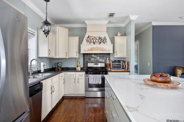 13486 Liberty Ln, St Amant, LA 70774