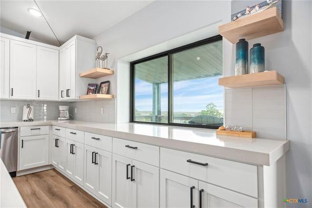 38 Penny Lane, Port O Connor, TX 77982