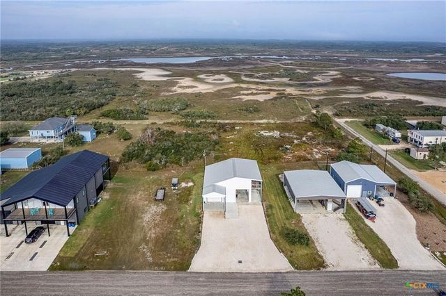 38 Penny Lane, Port O Connor, TX 77982