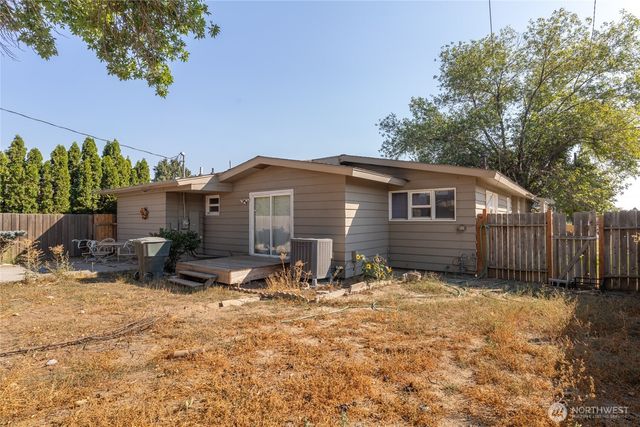 218 SW 3rd Avenue, Quincy, WA 98848