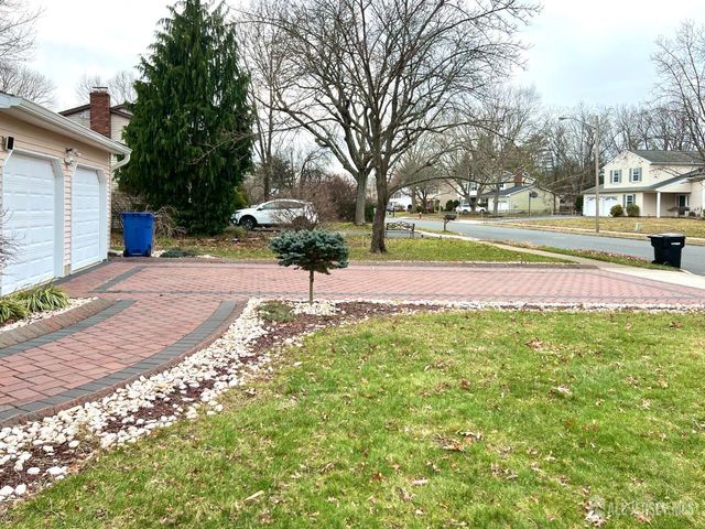 31 Groendyke Lane, Plainsboro, NJ 08536