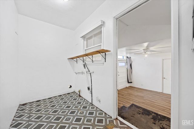 1221 El Rancho Drive, Bakersfield, CA 93304