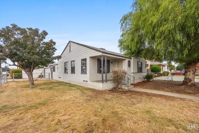 1221 El Rancho Drive, Bakersfield, CA 93304