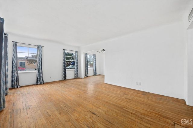 1221 El Rancho Drive, Bakersfield, CA 93304