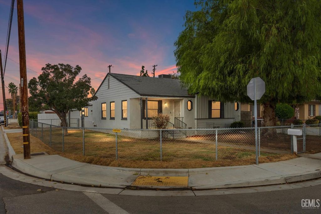 1221 El Rancho Drive, Bakersfield, CA 93304