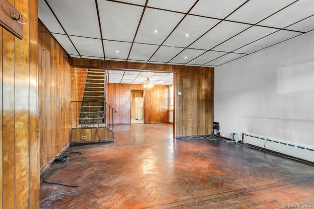 69-28 66th Place, Glendale, NY 11385