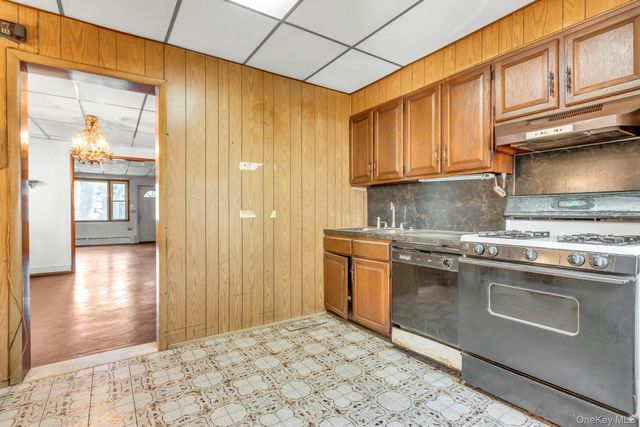 69-28 66th Place, Glendale, NY 11385