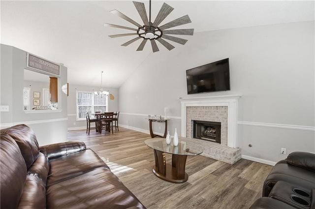 20 Miners SE Point, Acworth, GA 30102